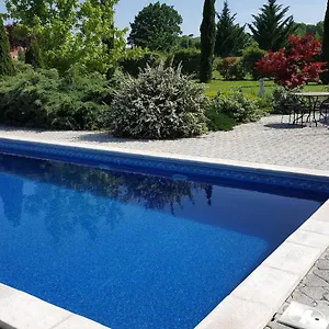 Avec Piscine, Classe 3 Etoiles, De 42 M2 Confort Au Calme Pour Un Couple Apartment